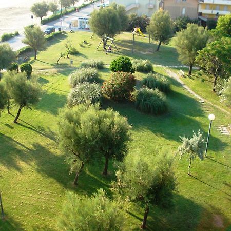 Una Hotels Imperial Beach Hotel Marotta Luaran gambar