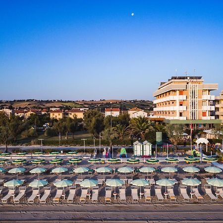Una Hotels Imperial Beach Hotel Marotta Luaran gambar