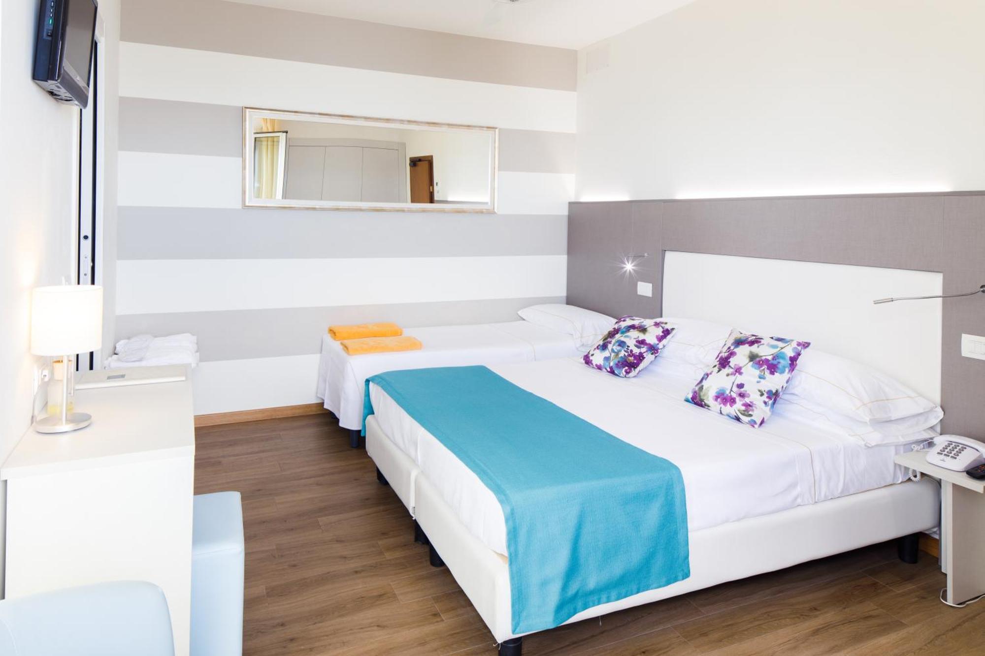 Una Hotels Imperial Beach Hotel Marotta Luaran gambar