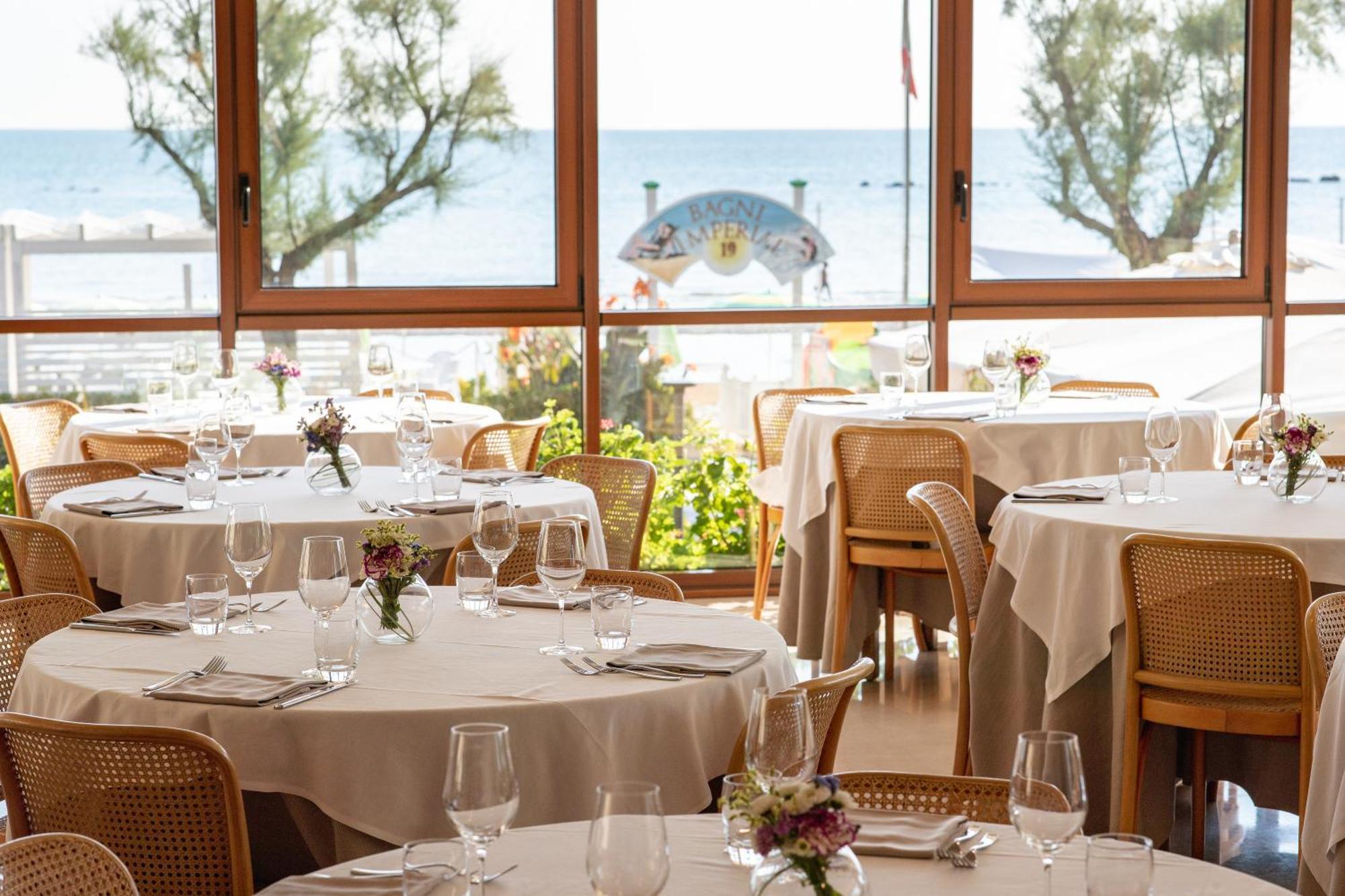 Una Hotels Imperial Beach Hotel Marotta Luaran gambar