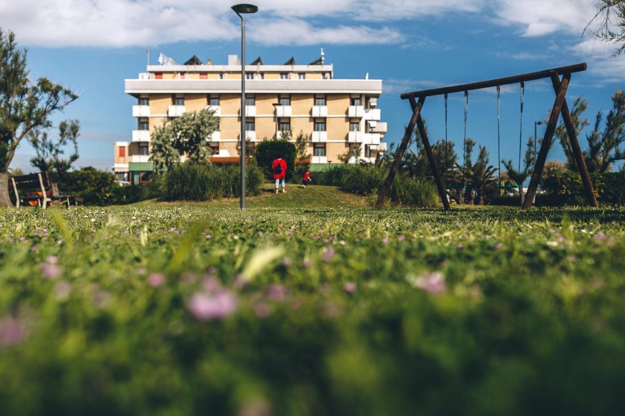 Una Hotels Imperial Beach Hotel Marotta Luaran gambar