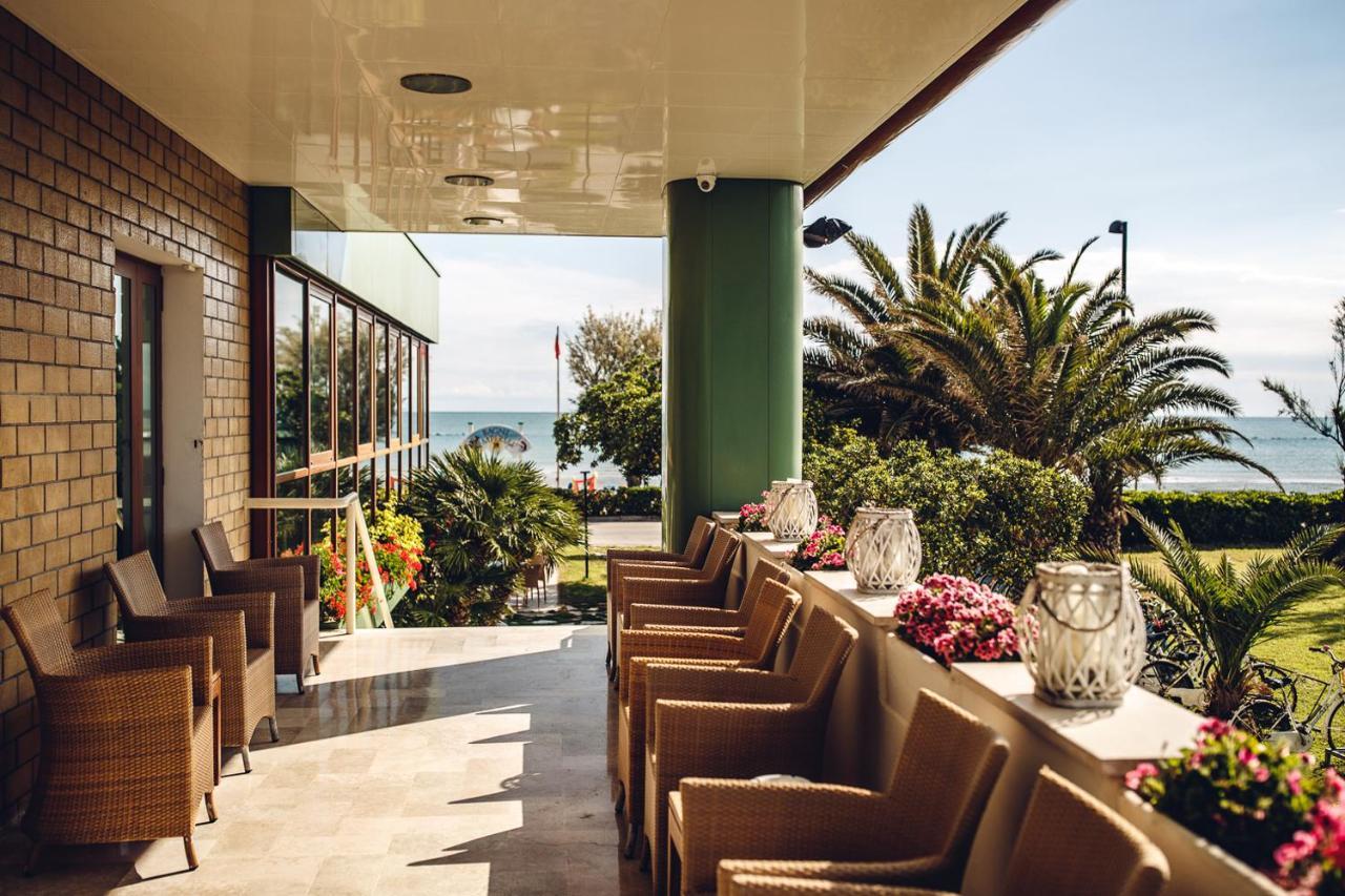 Una Hotels Imperial Beach Hotel Marotta Luaran gambar