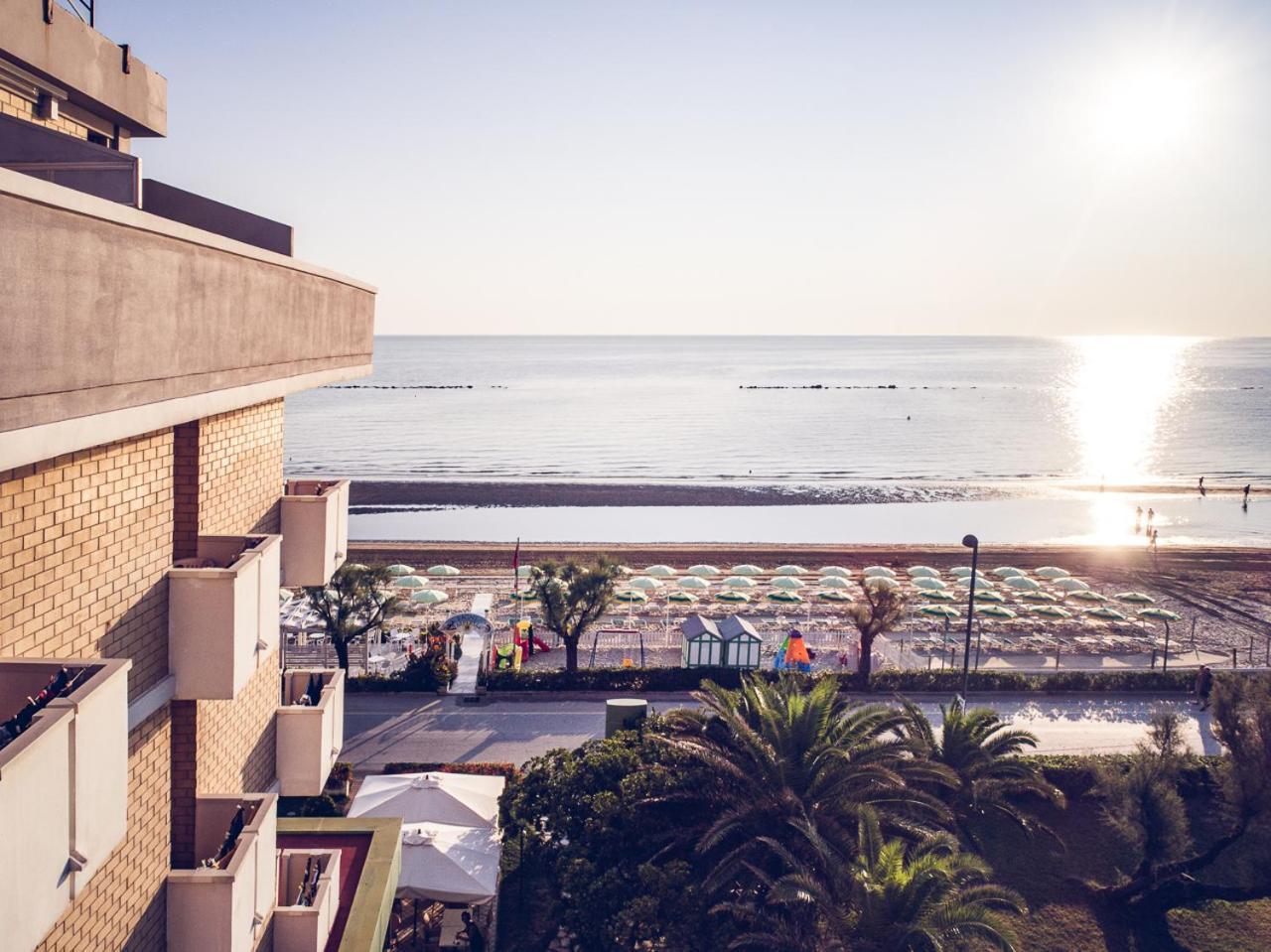 Una Hotels Imperial Beach Hotel Marotta Luaran gambar
