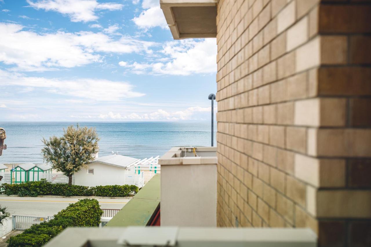 Una Hotels Imperial Beach Hotel Marotta Luaran gambar
