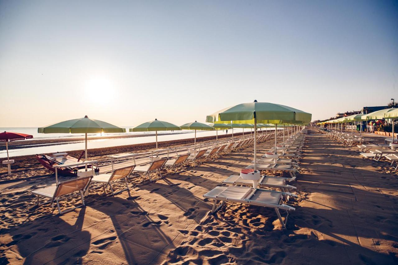 Una Hotels Imperial Beach Hotel Marotta Luaran gambar